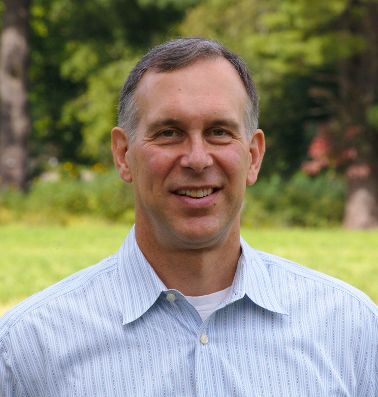 Roland Hoch headshot