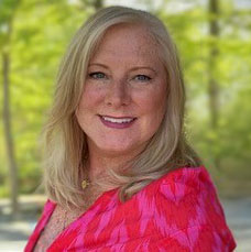 Susie Estella headshot